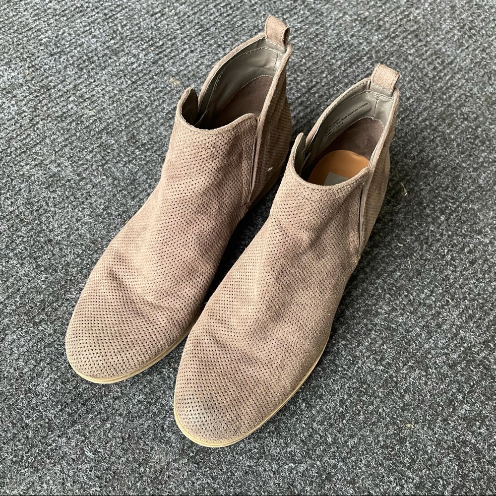 DV Low Boots